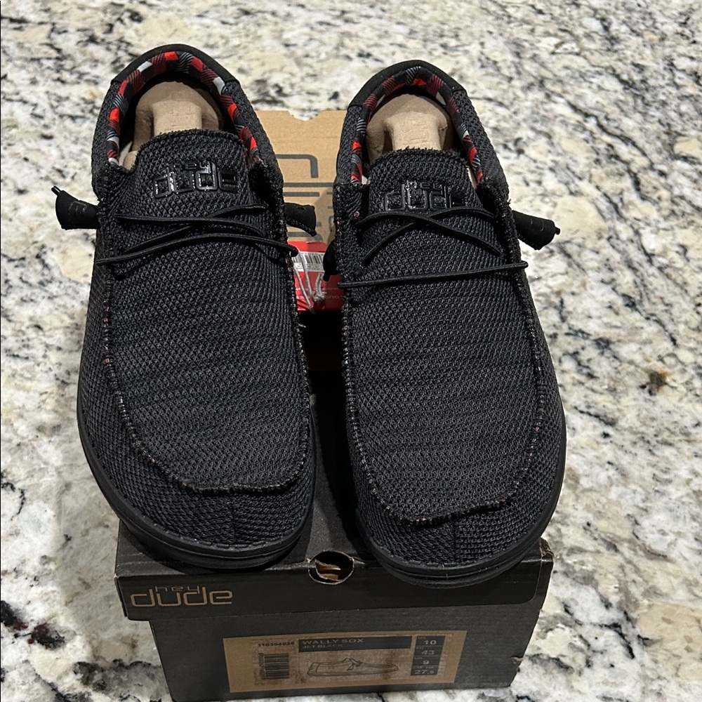 Men’s Sz10 Hey Dude Black Slip-On Loafers with Red Accent